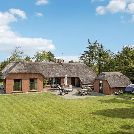 Holiday home Amazing In With Wifi